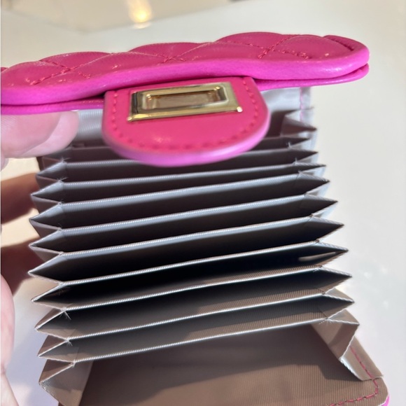 Pink Quilted Women's Bag Just For Credit Cards Vegan - Picture 3 of 3